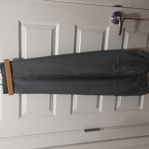 Laura Scott 22WP Gray slacks - Picture 4 of 10